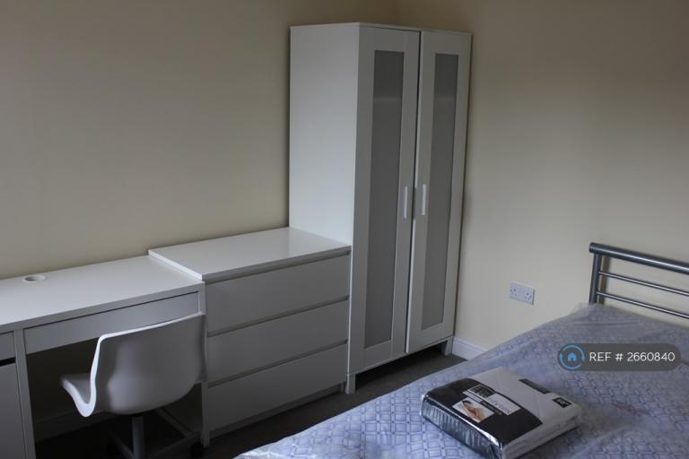 6 bedroom house in Deramore Street, Manchester, M14 (6 bed) (#2660840)