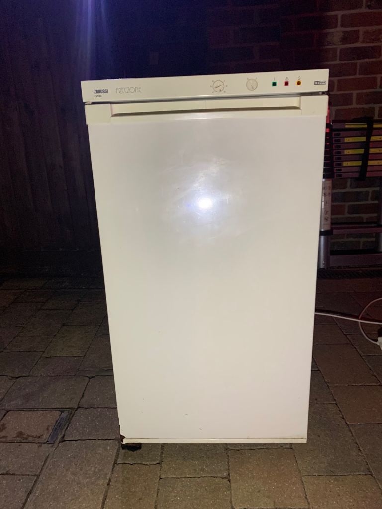 Undercounter freezer ( can deliver for free )