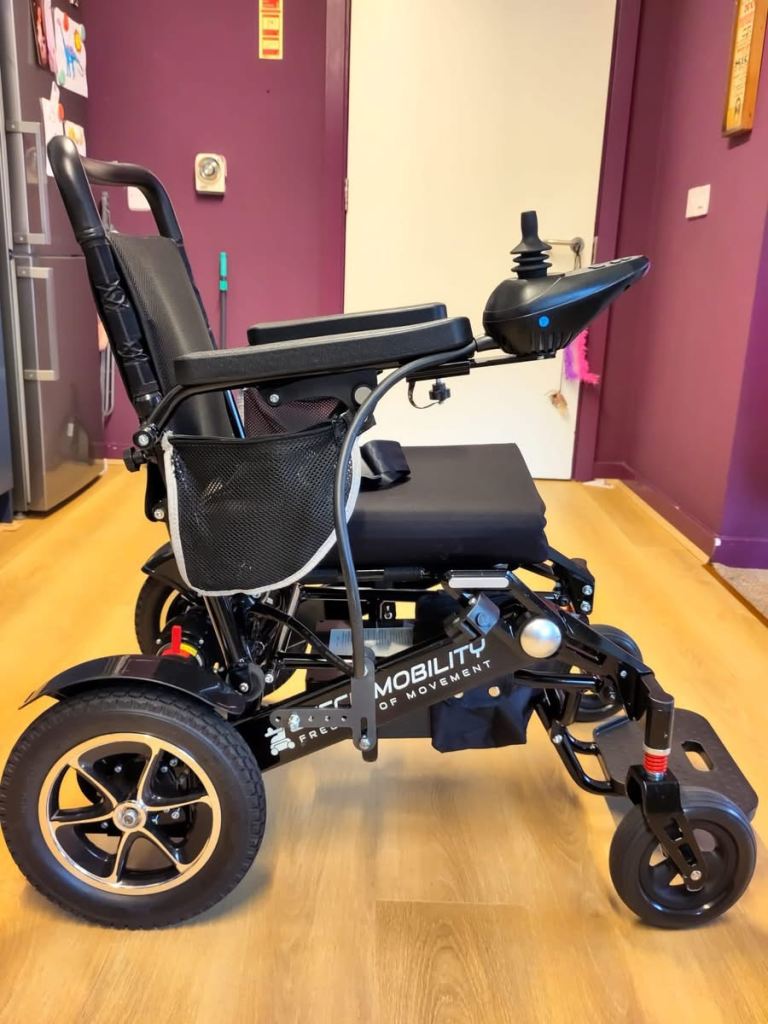 Electric wheelchair 