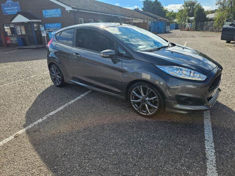 Ford, FIESTA, ST line 3 door 1.5 tdci In met grey, ideal first car