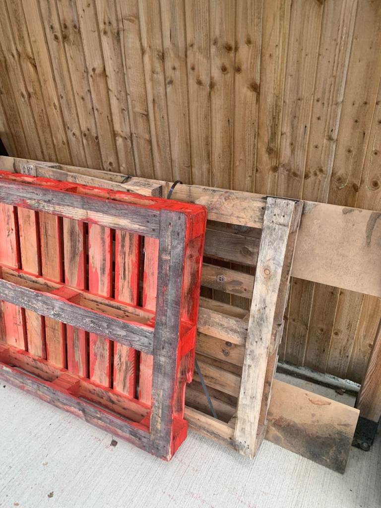 Free Pallet Colection