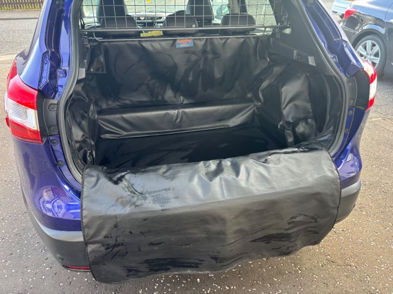 Nissan Qashqai boot liner for dogs 
