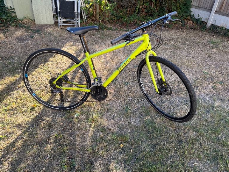 Pinnacle Hybrid Bike – Yellow, Good Condition