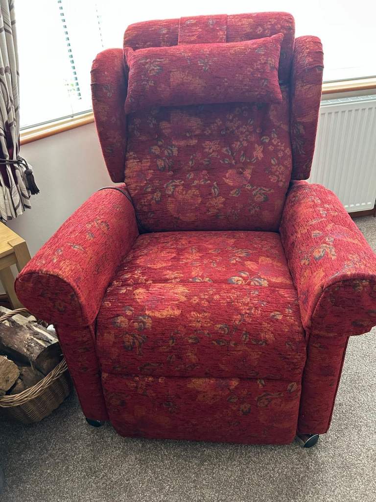 Riser/Recliner Assistance chair with massage system