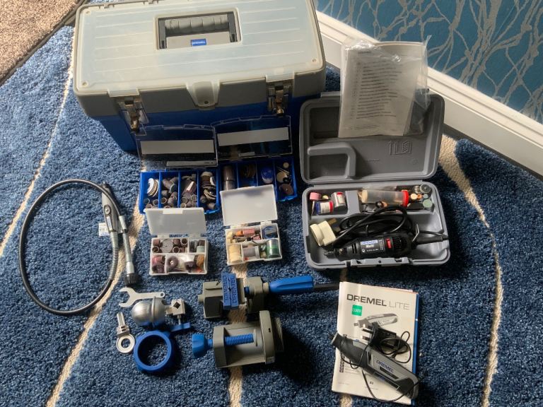 Dremel Multi Tool Joblot read on polishes, cuts, drills etc loads of bits + vice + extension etc