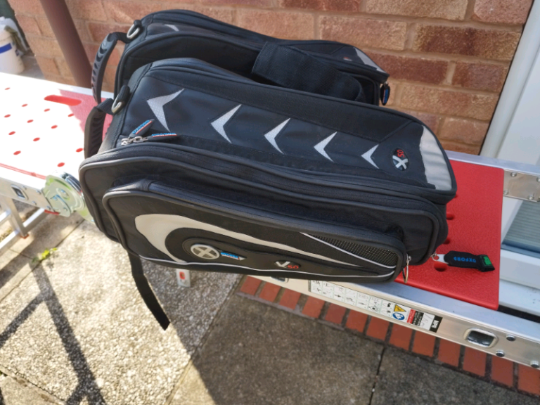 Motorcycle saddle bags 