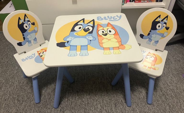 Bluey kids table and 2 chairs set  🚨 PERFECT CONDITION 🚨