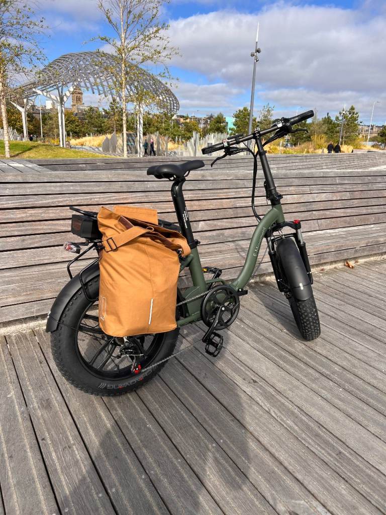 Foldable electric bike e-movement with accessories - only 325 miles since new