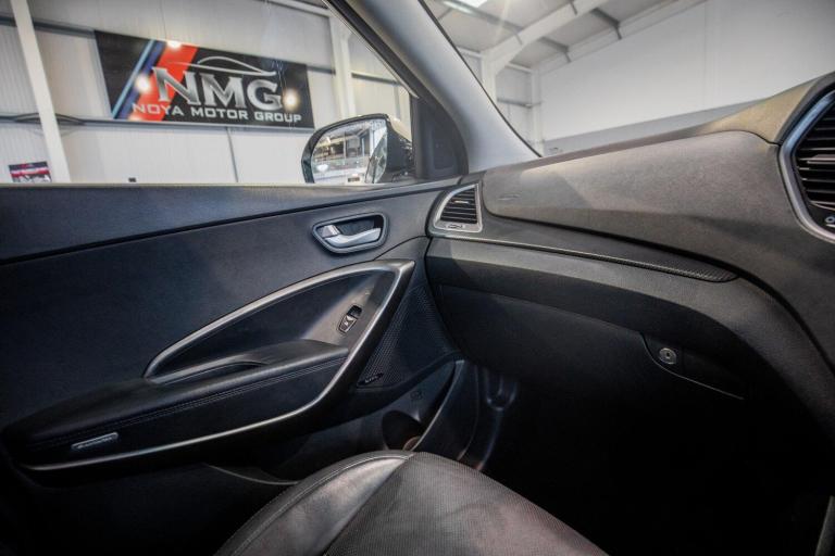 2016 Hyundai Santa Fe 2.2 CRDi Blue Drive Premium SE 5dr Auto [7 Seats] ESTATE DIESEL Automatic