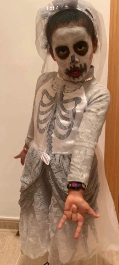 Halloween Skeleton Bride white/ grey Costume for kids ( size 7/9 years)