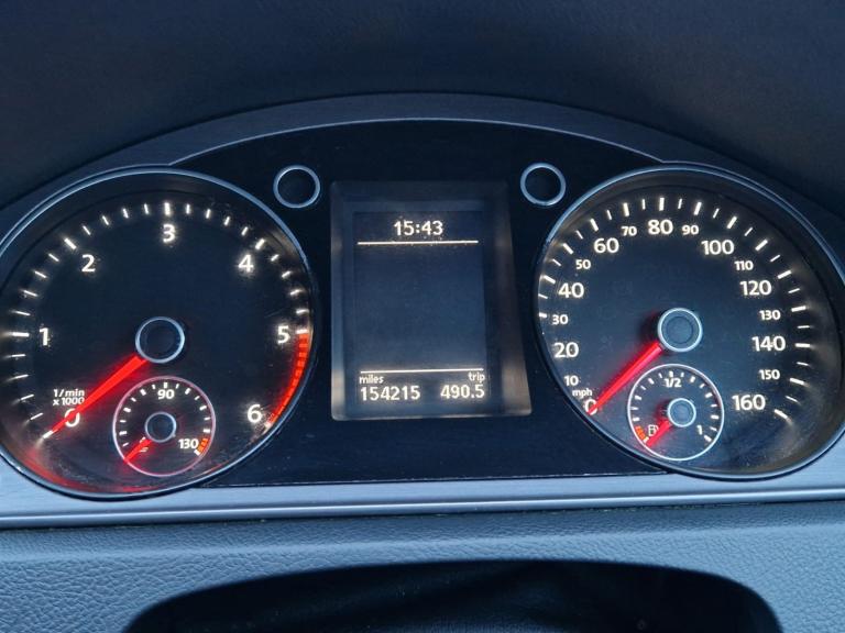 Volkswagen, PASSAT, Saloon, 2012, Manual, 1968 (cc), 4 doors