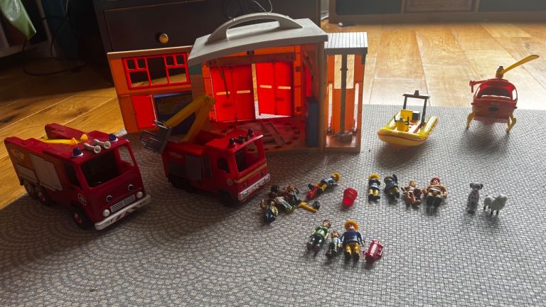 Fireman Sam Playmobil Fire Station & Figures – Good Condition