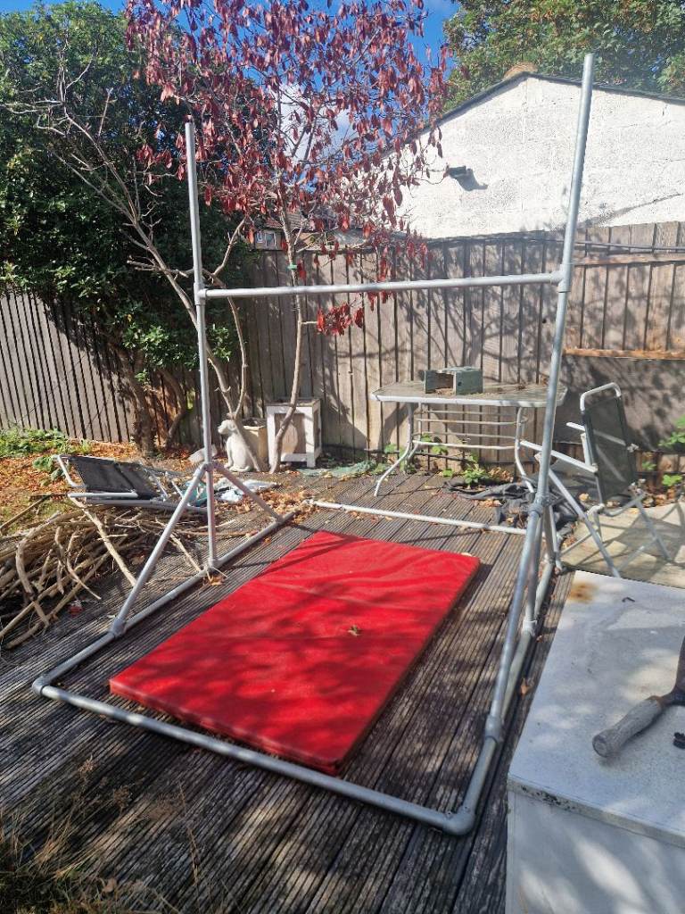 Multi-use Outdoor Gym Bar - Height Adjustable, Galvanised Steel
