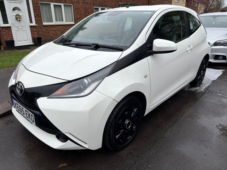 2016 Toyota AYGO 1.0 VVT-i X-Play 3dr HATCHBACK Petrol Manual