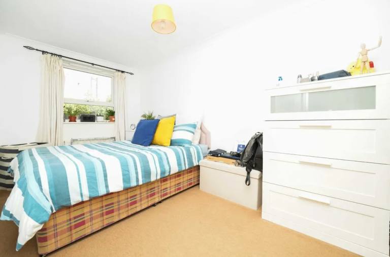 Double room for rent in Rotherhithe SE16 near Canada Water station