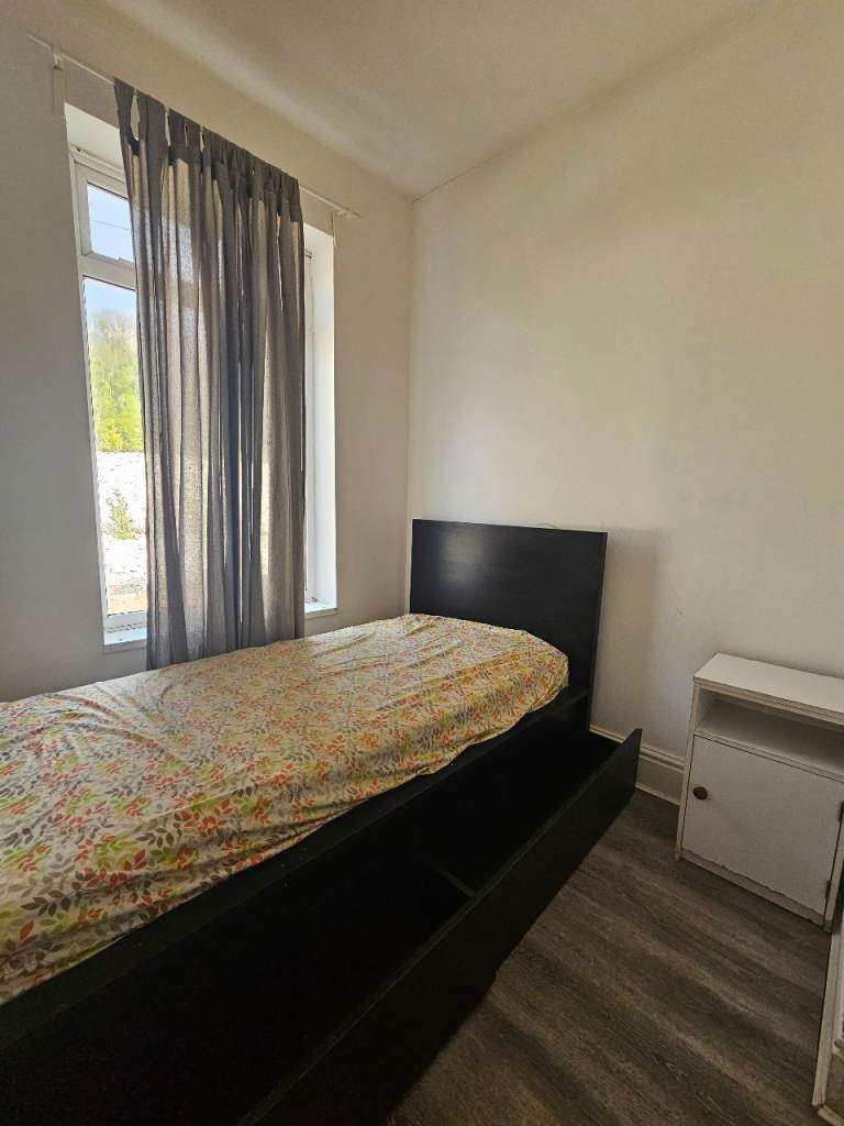 Spacious & Cosy Single Room For Rent AT S2 5QS