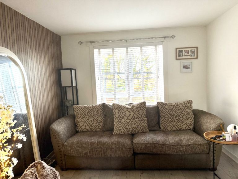 Stunning 4 seater sofa