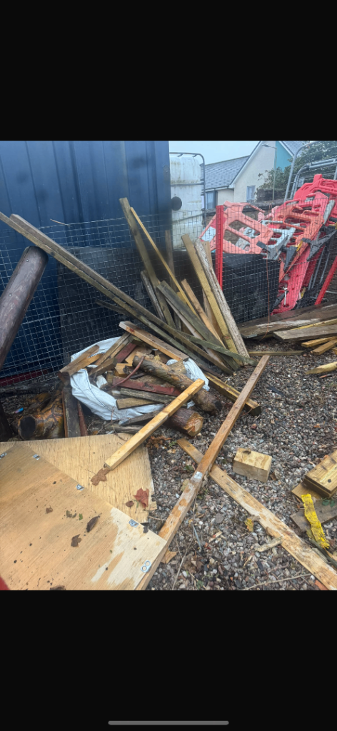 Fire wood / scrap woods for Sale in Dundee | Gumtree
