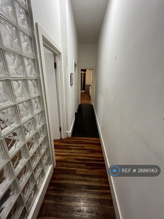 2 bedroom flat in Sunlight Square, London, E2 (2 bed) (#2686563)