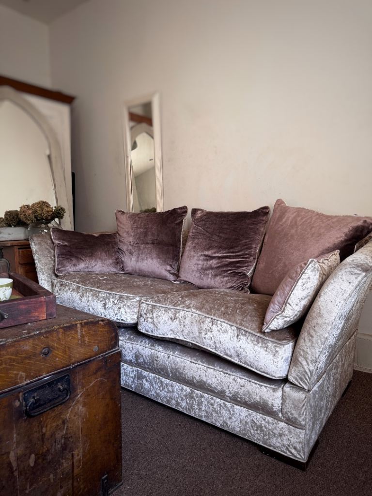 Bespoke 3 Seater Knole style Sofa Upholstered In Laura Ashley Fabric