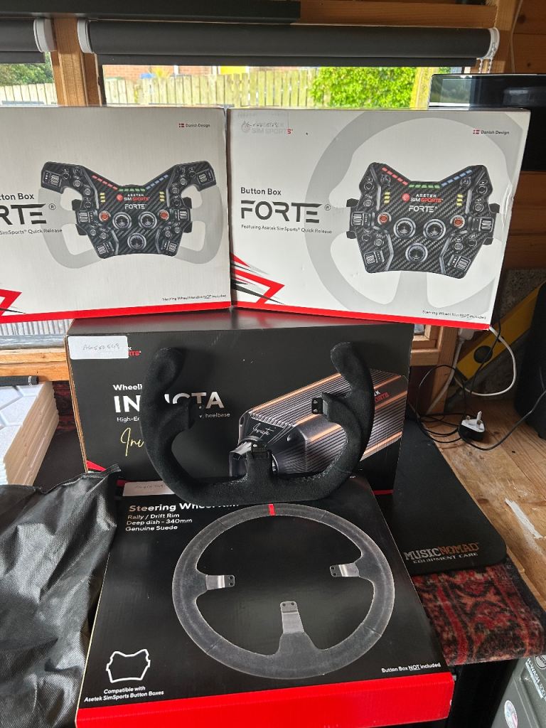 Asetek Invicta wheelbase