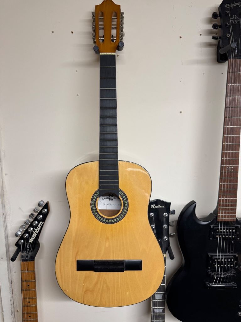 Gear4music 1/2 Size Classical Natural Acoustic Guitar Wood Right Handed Nylon