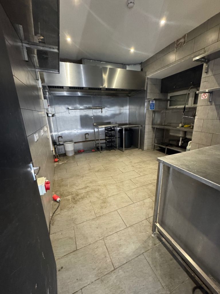 E class shop to let, restaurant / lounge for rent, £450pw, Prime location,  ready to go. 