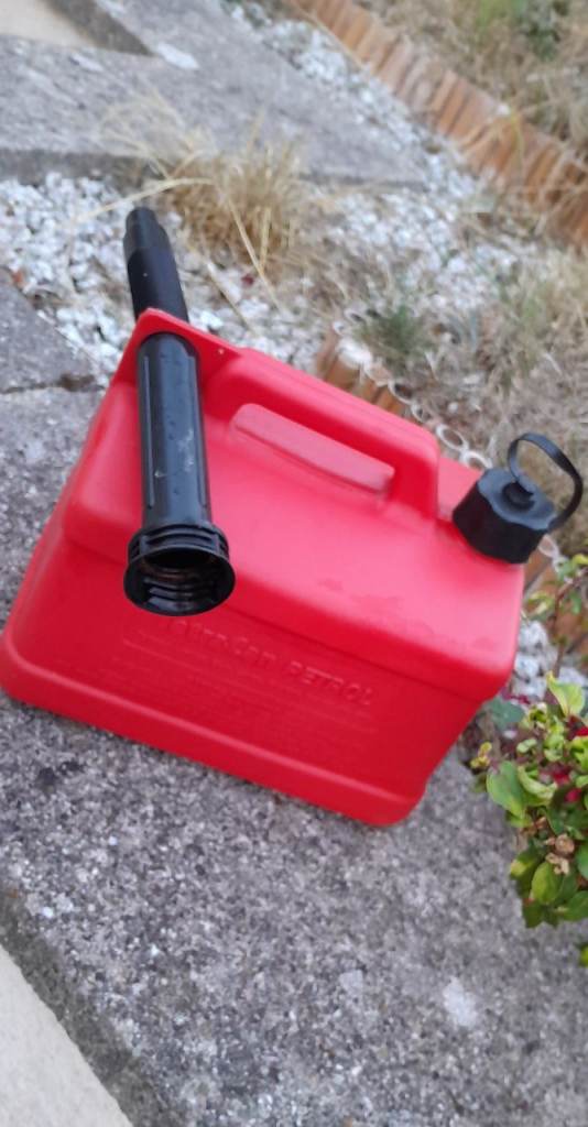 Fuel Can, 5 litres, plastic, like new