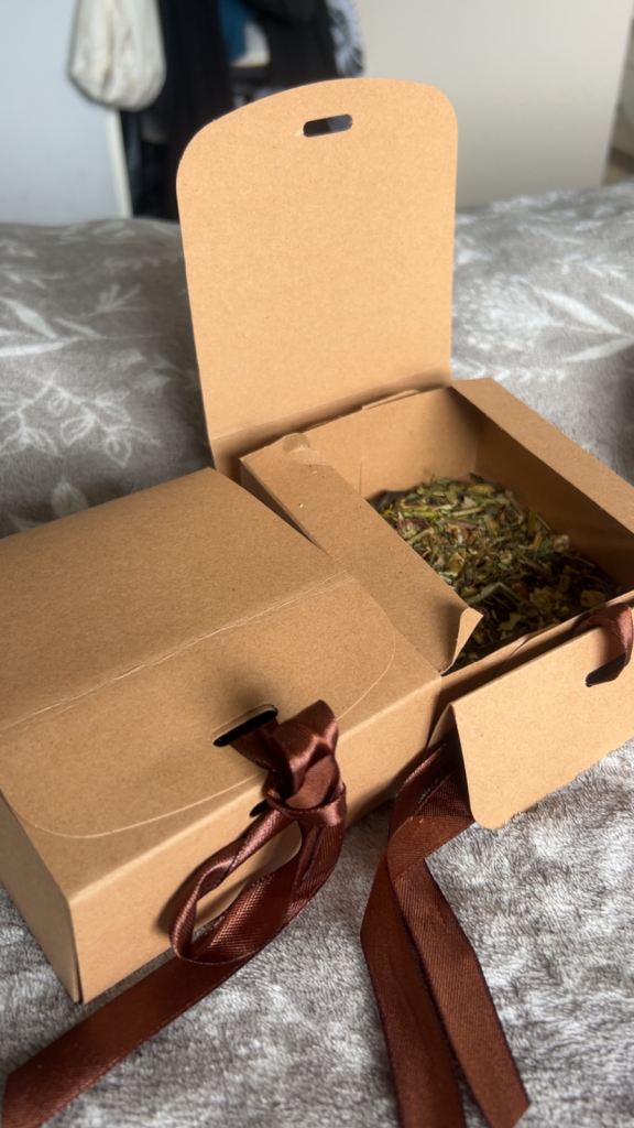 Small animal forage box 