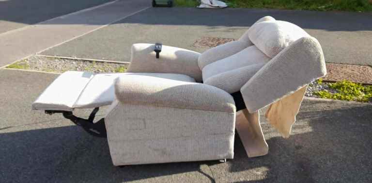 Riser and Recliner Chair Lift Chair with Vibration Massage, Heat Funktion, Beige