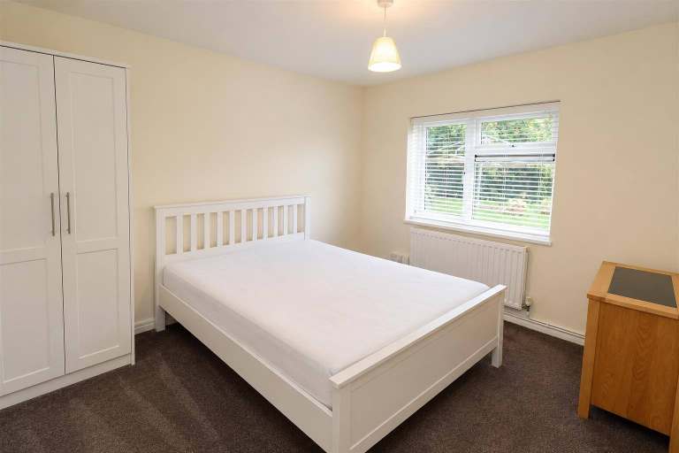 2 bed flat to rent