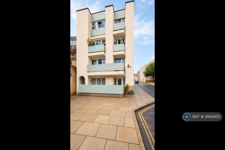 2 bedroom flat in Bellhanger Court, Bath, BA1 (2 bed) (#2942405)