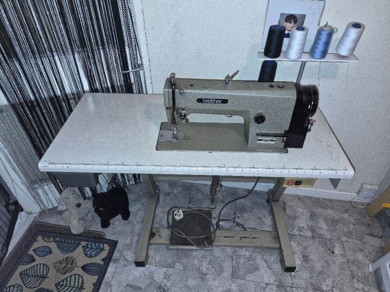 Brother industrial sewing machine selling cheap as i need the space only £50