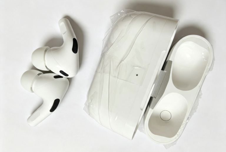 White Wireless Bluetooth Earbuds with Charging Case