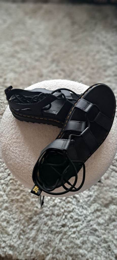 # New Dr .Martens black Nartilla sandal size uk 8 (Eu 42) bouncing sole no box Grays area   