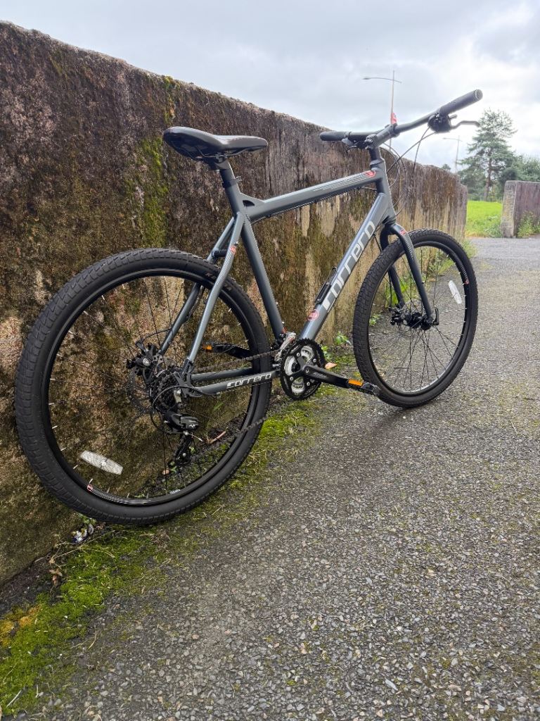Carrera Subway Hybrid Bike in Grey – Good Condition