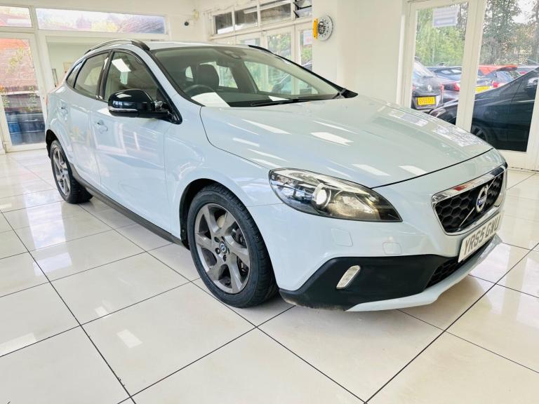 Volvo V40 Cross Country 2.0 D2 Lux Auto Euro 6 (s/s) 5dr Diesel Automatic