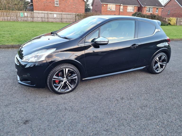 Super Special 31st August 2017 Peugeot 208 Allure Premium Pure-tech 1200cc Panoramic Star Gaze Roof