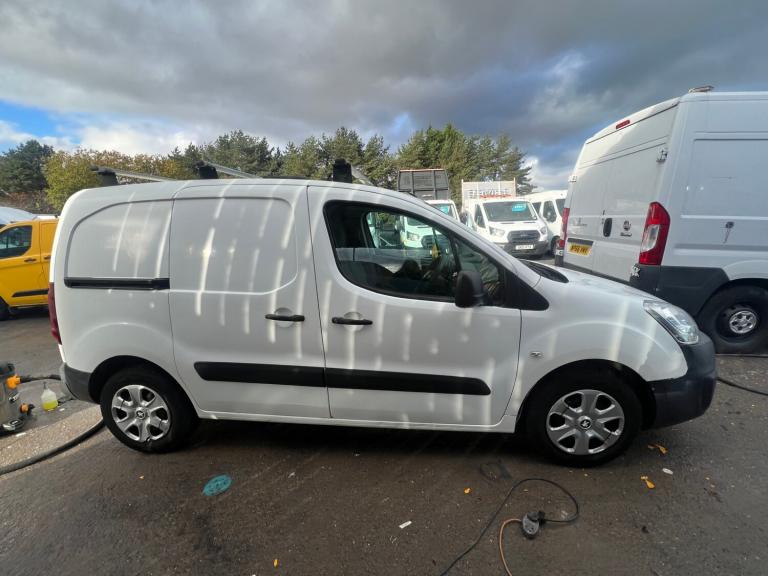 2016 Peugeot Partner 850 SE 1.6 BlueHDi 100 Van [non Start Stop] PANEL VAN Diesel Manual