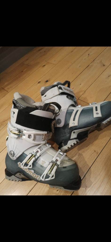 Salomon ski boots women  size 24 