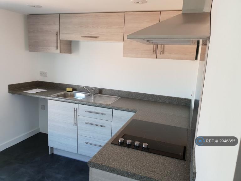 1 bedroom flat in Thoroughfare, Halesworth, IP19 (1 bed) (#2946855)