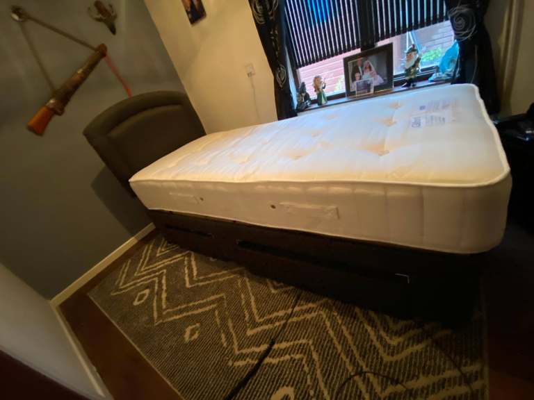image for Single craftmatic electric adjustment single bed with single mattress only £199was 