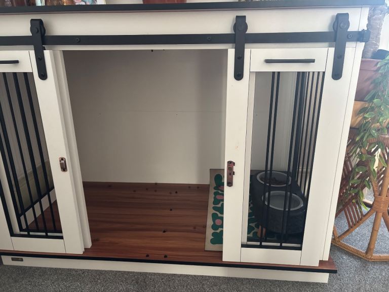 Furniture dog crate 