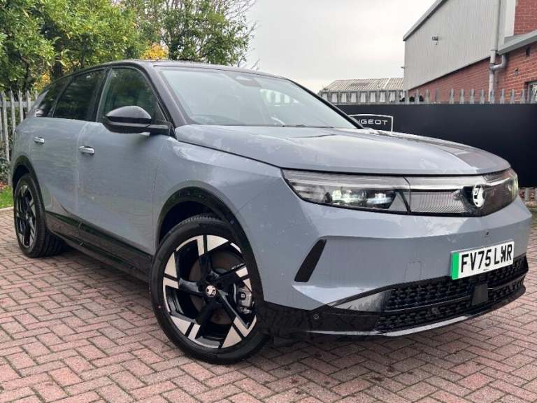 2025 Vauxhall Grandland 73kwh Ultimate Suv 5dr Electric Auto (213 Ps) HATCHBACK Electric Automatic