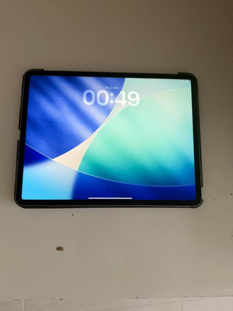 Ipad 9th gen 64gb £180 WiFi mint condition unlocked with warranty