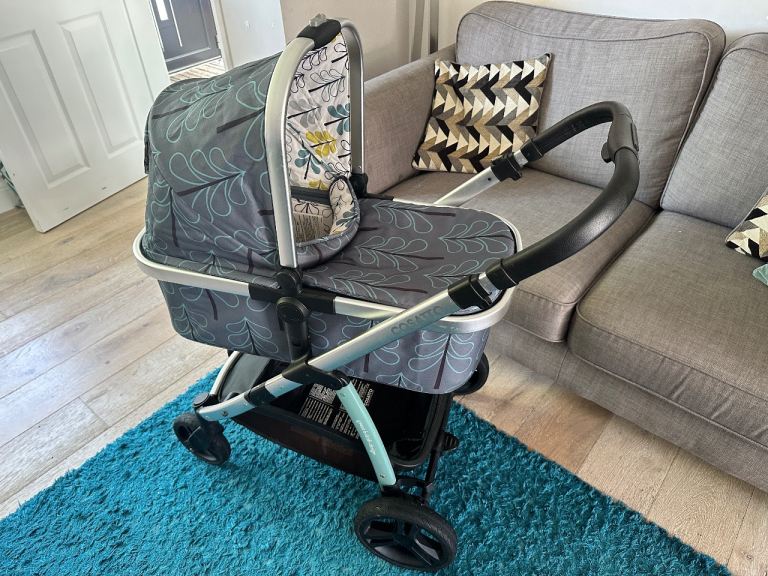 Cosatto WOW travel system and car seat.