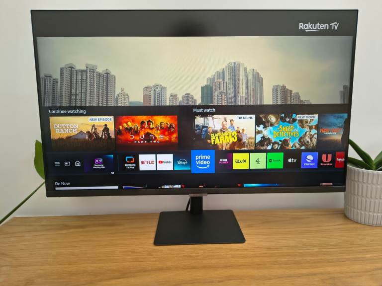 Samsung 32" HD Smart Monitor