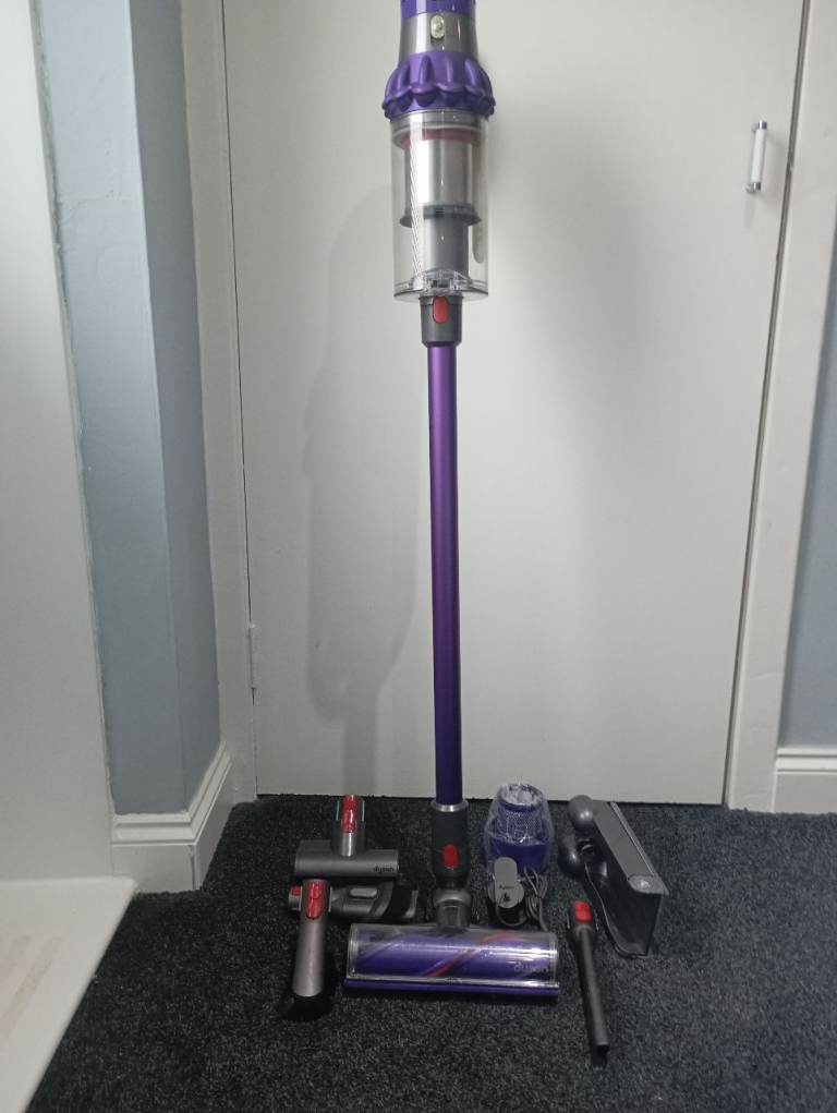 Dyson Cyclone V10 Animal Cordless Vacuum, New Battery, New Wand.