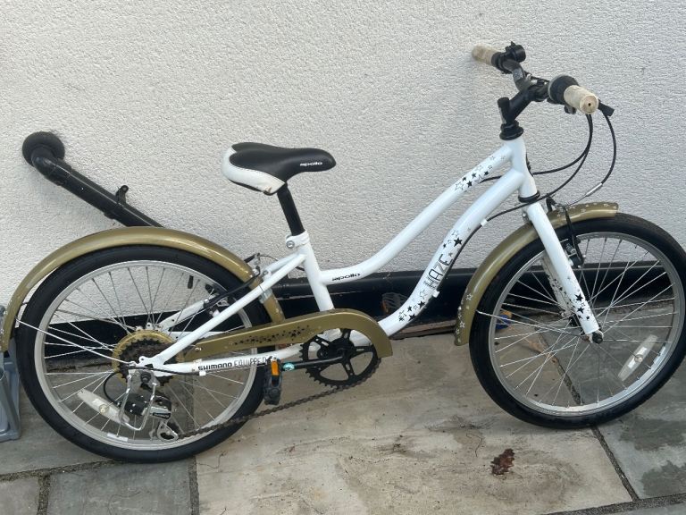 White & Gold Apollo Kids Bike – Fair Condition ⭐🚲. COLLECTION ONLY!!!!