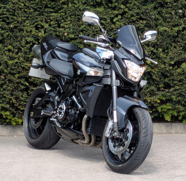 SUZUKI GSX1300 B-KING